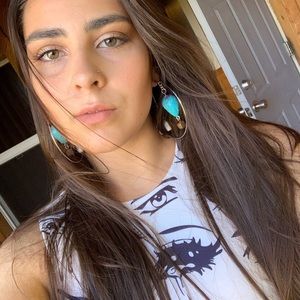 Meet your Posher, Rhea